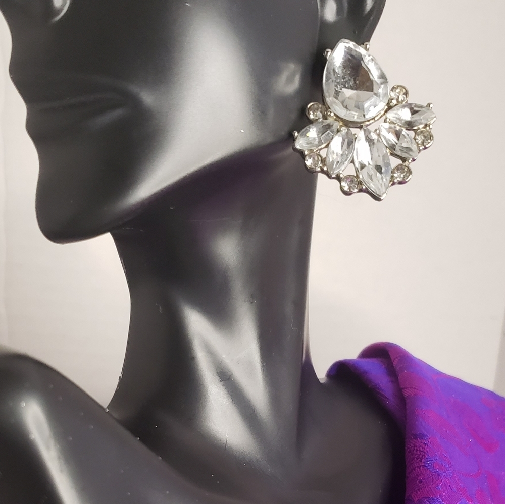 Vintage Gatsby rhinestone deco earrings. - Picture 3 of 5
